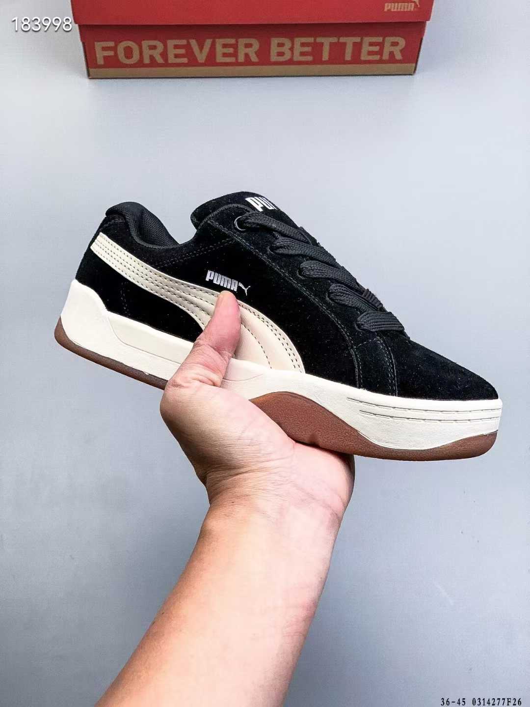 Classic Suede Low-Top Sneakers (Unisex)
