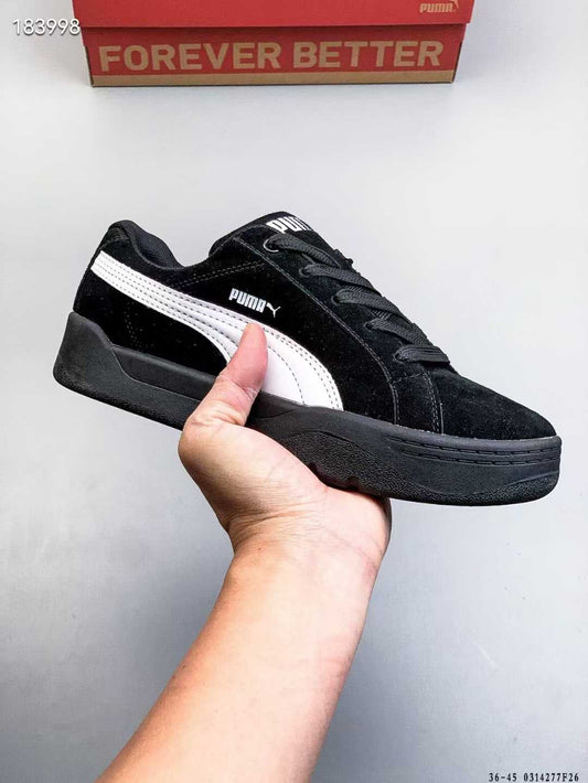 Classic Suede Low-Top Sneakers (Unisex)